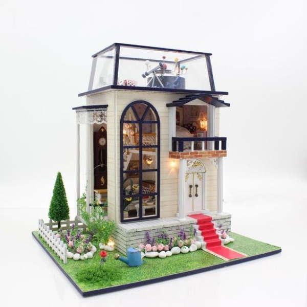 Minyatür Maket Işıklı Bahçeli Ev 3 MO13837